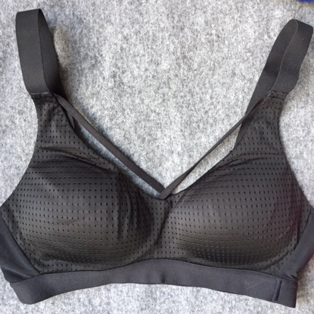 2/$30 Victoria's Secret Black Strappy Sports Bra
